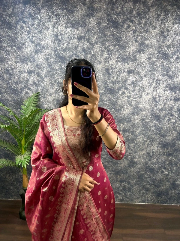 Suganya - Mandy, L -40