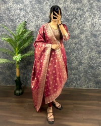 Suganya - Mandy, L -40