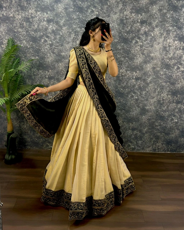Charumati - Gold, S-36