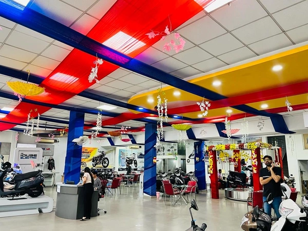 Bala Ji Event Planner  Showroom Flower Decoration  - multi, looking at the location