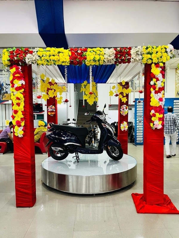 Bala Ji Event Planner  Showroom Flower Decoration  - multi, looking at the location
