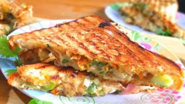 Chicken Cheese Sandwich (Lassi Shop)