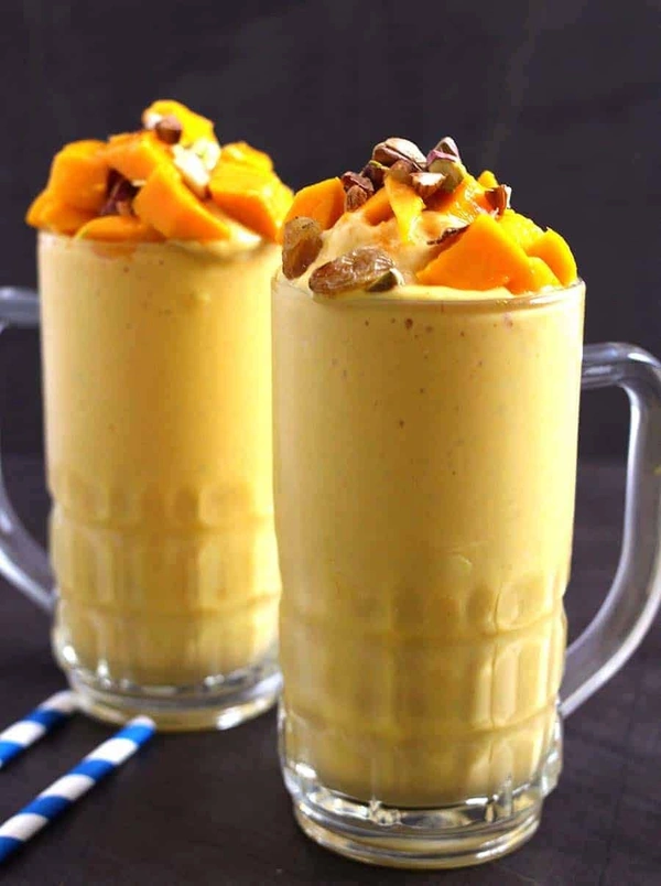 Mango lassi (lassi shop)