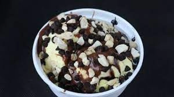 butterscotch nutella ice cream(lassi shop)