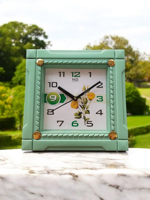 H.D. QUARTZ WALL CLOCK 