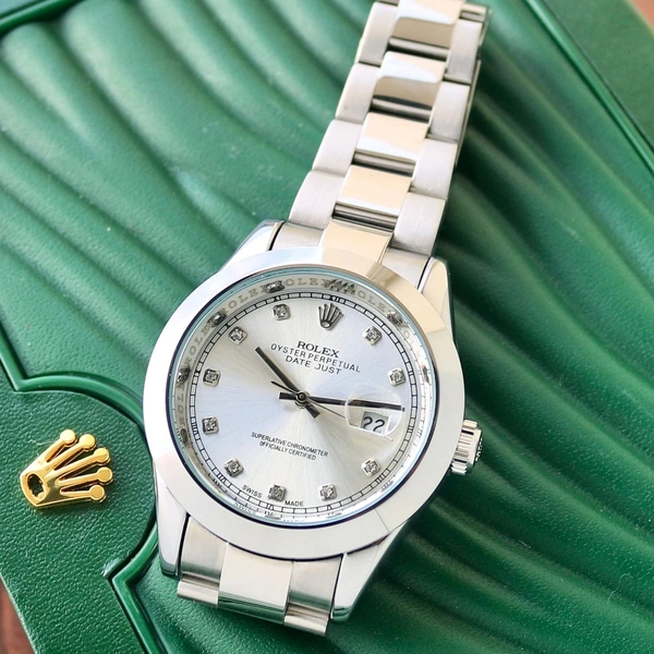 Rolex DateJust Silver Belt and dial giving an elite design for your wrist.*