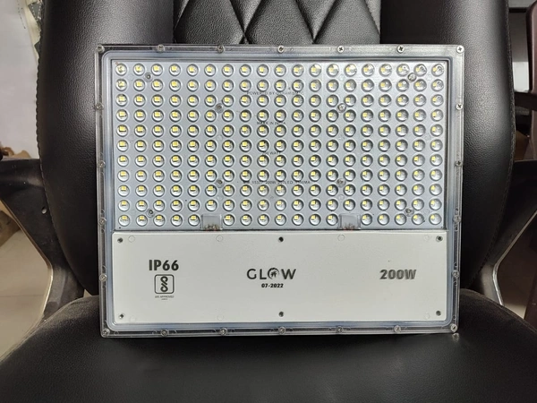 Om Magic   Lens Model  - 200w