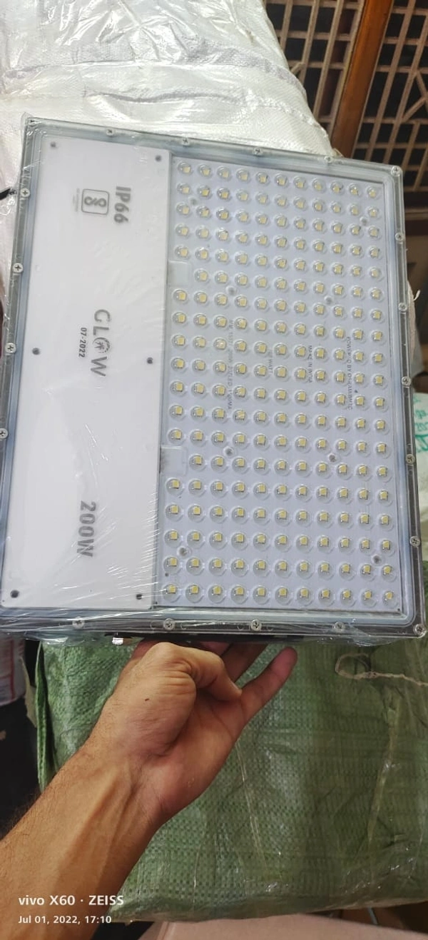 Om Magic   Lens Model  - 200w