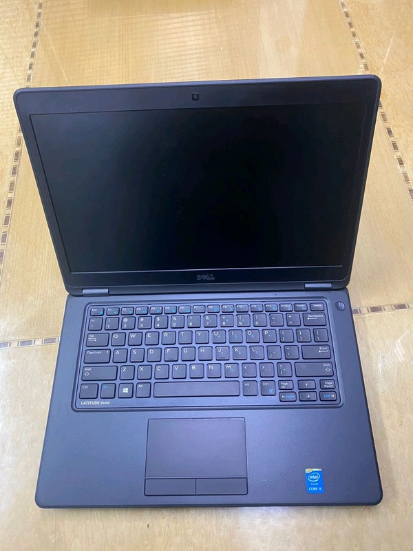 Dell Latitude 5450 - 5th, 8gb, 256gb SSD