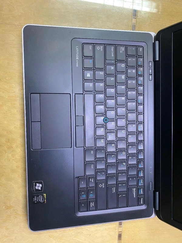 Dell Latitude 7440 - i5, 8 Gb, 256gb Ssd