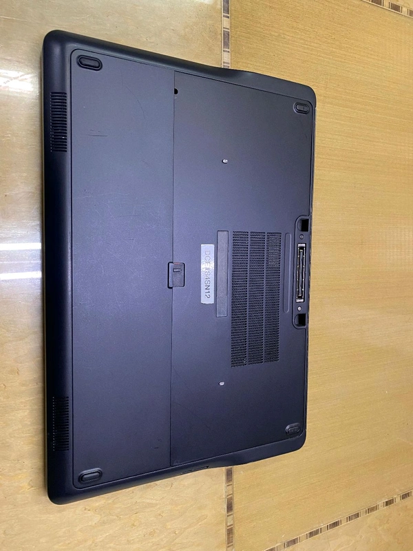 Dell Latitude 7440 - i5, 8 Gb, 256gb Ssd