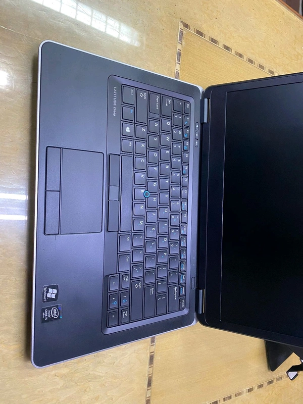 Dell Latitude 7440 - i5, 8 Gb, 256gb Ssd