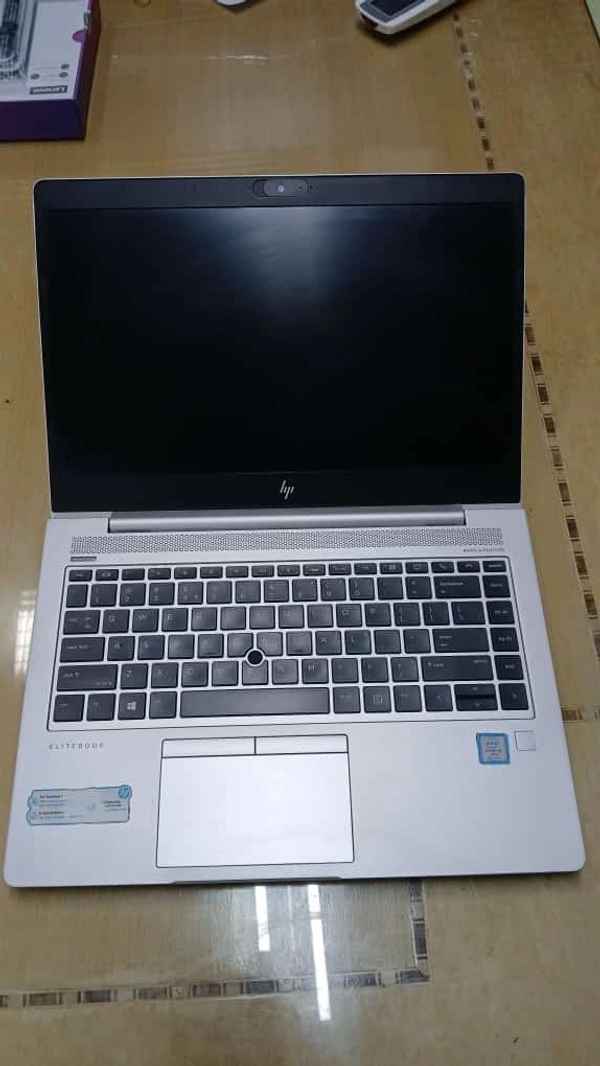 hp Elitebook 840 G5 - 8th, 8 gb, SSD - 256