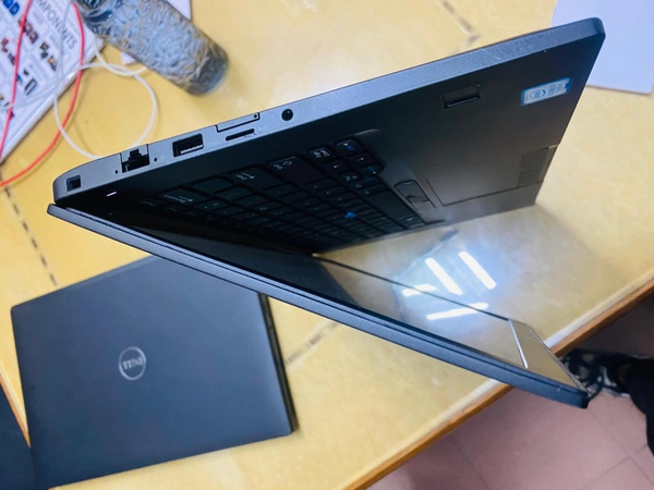 Dell DELL LATITUDE 7490 Touch Screen - 7th, 8gb, SSD- 256 gb