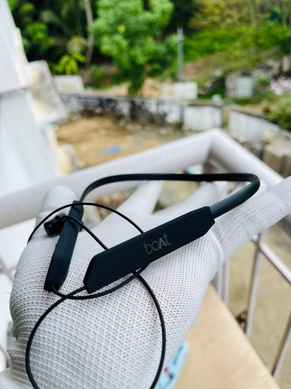 Boat 555 Neckband 