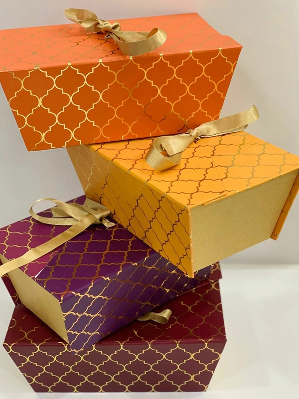 MORROCAN FOILED PYRAMID BOXES  - Green, 9×6×3.5 Inches