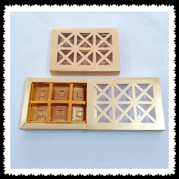 6 CAVITY GOLDEN CHOCOLATE BOX - Golden, 7×5 Inches