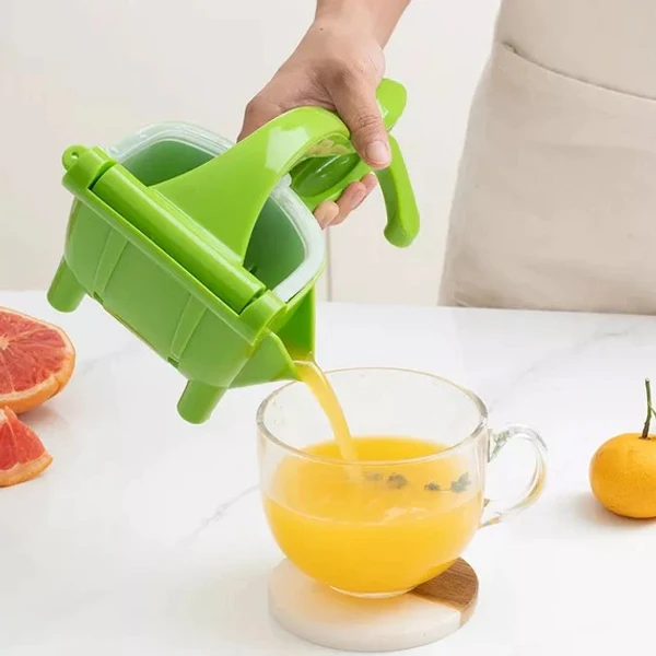 PLASTIC FRUIT PRESS JUICER