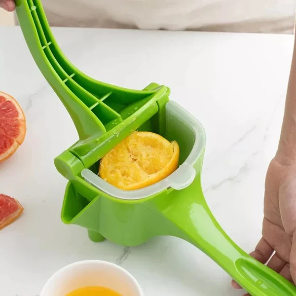 PLASTIC FRUIT PRESS JUICER