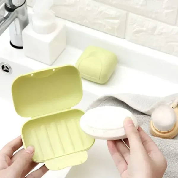 TRAVEL SOAP BOX PLASTIC SOAP BOX WITH COVER WATERPROOF LEAKPROOF SOAP DISH FOR BATHROOM & TRAVEL USE (1PC)