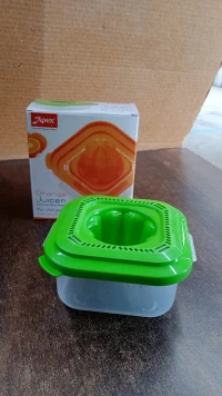 PLASTIC ORANGE JUICER, Apex Manual Hand Press Orange Juicer | Portable Citrus Squeezer with Strainer & Juice Collector – Food Grade Plastic(2665)