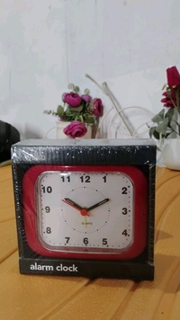 wilko Desk Clock Compaq, 4.5" Plastic Alarm with Led Light, Analogue Battery Operated High Quality Clock - Red