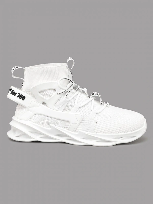 695 - White, 7