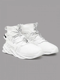 695 - White, 7