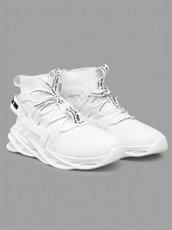 695 - White, 7