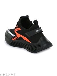   BCK7043 Men's Black Synthetic Leather Lace-Up Casual Shoe'sMaterial: Syntethic LeatherSole Material: RubberFastening & Back Detail: Lace-UpMultipack: 1Sizes:IND-7, IND-6, IND-10, IND-9, IND-8 Introduces a globally inspired and innovative footwear line for the youth that is also range-effective. - Black, 9