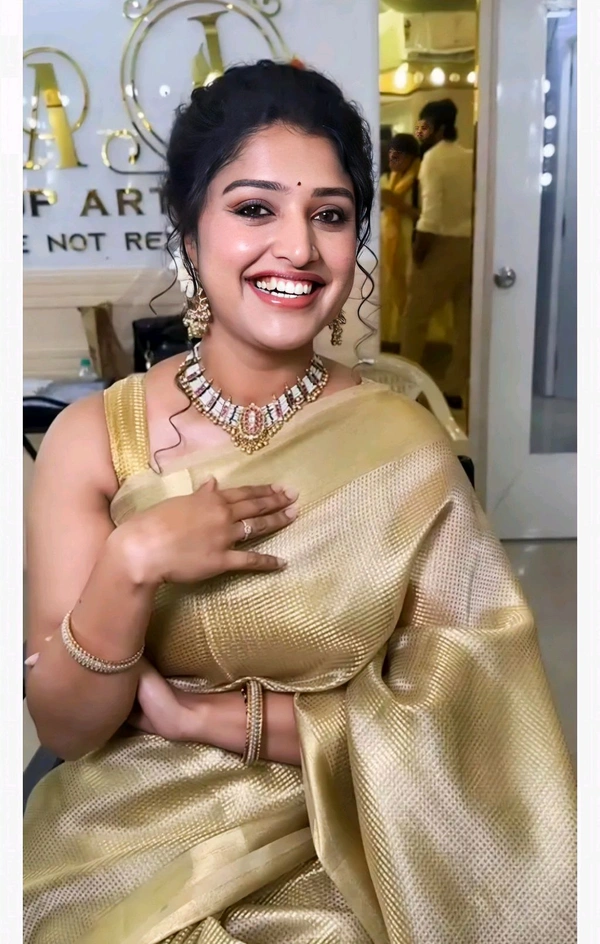 ๐ซ Banaras Water Jari Kairy Tissue Silk Saree โ A Symbol of Grace & Royal Charm - Gold, Free Size