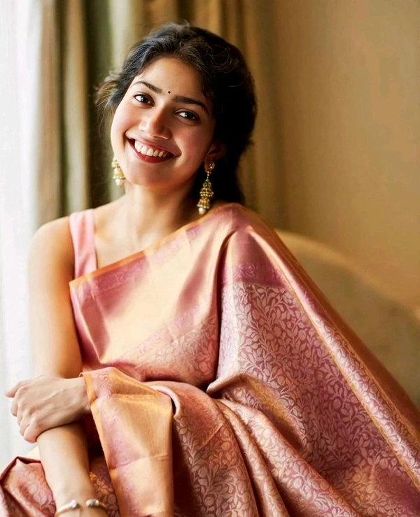 ✨ Sai Pallavi-Inspired Tissue Silk Saree ✨