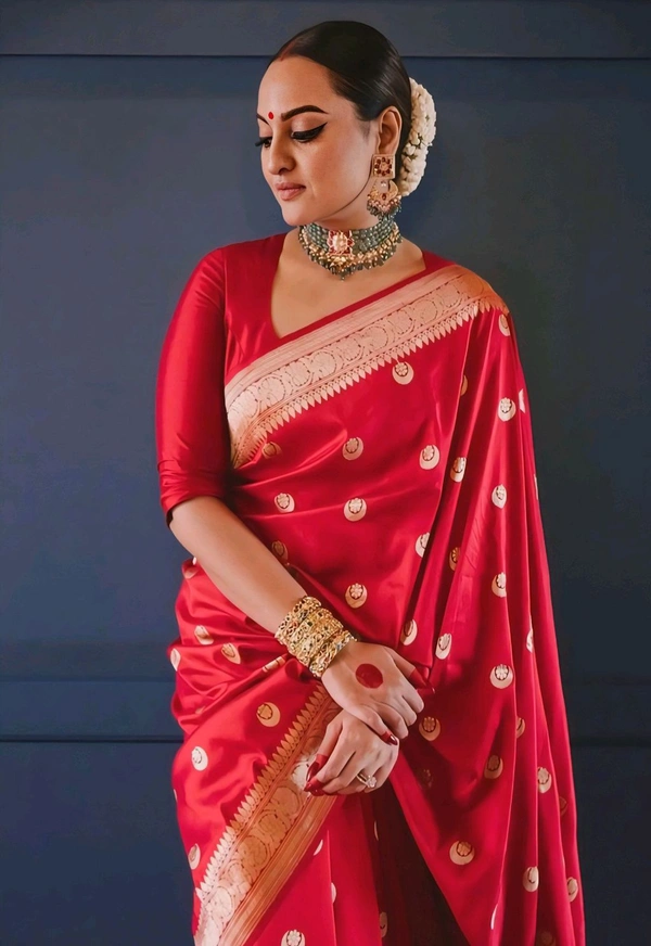 π Sonakshi Sinha Celebrity-Inspired Banarasi Silk Saree β Red Carpet Elegance in Every DrapE