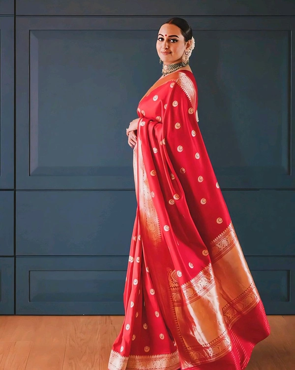 π Sonakshi Sinha Celebrity-Inspired Banarasi Silk Saree β Red Carpet Elegance in Every DrapE