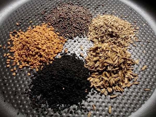 পাঁচ ফোরন