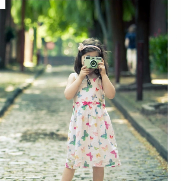 Shopnav Honor 10 Lite Small Girl with Camera Mobile Case Cover