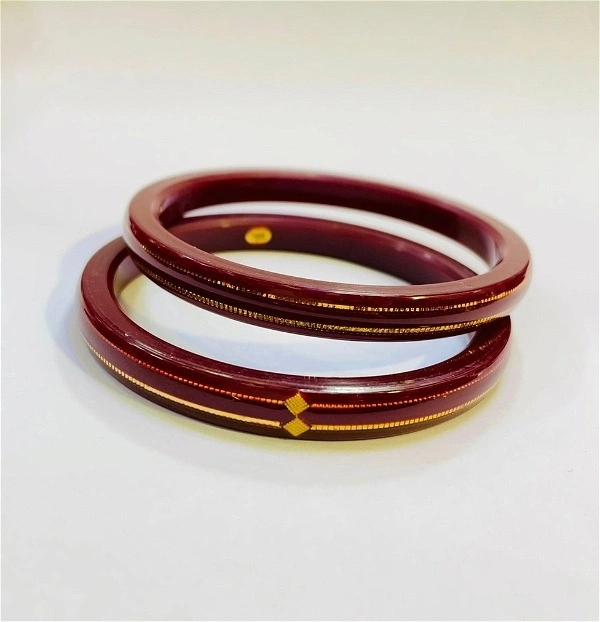 TRJ MAHALAXMI MAROON DOUBLE DEKKER HUID HALLMARK 916 22KT GOLD POLA BADHANO BANGLES VIRAL POLA (LAMINATED) 1 PAIR APPROX. WGT: 0.400 GM WITH PURITY SMART CARD - 29 (2/9)