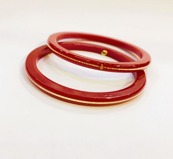 TRJ MAHALAXMI RED HUID HALLMARK 916 22KT GOLD POLA BADHANO BANGLES