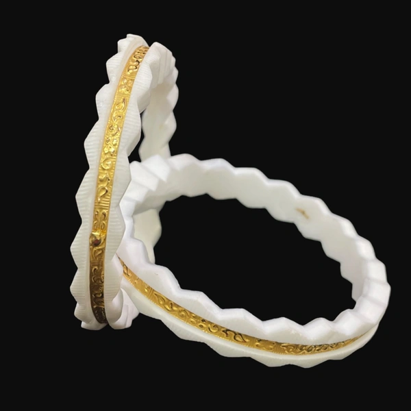 TRJ BROAD BUMMER HALLMARK 916 22KT GOLD SAKHA BADHANO APPROX. WGT: 0.600 GM WITH PURITY SMART CARD - 22 (2/2)