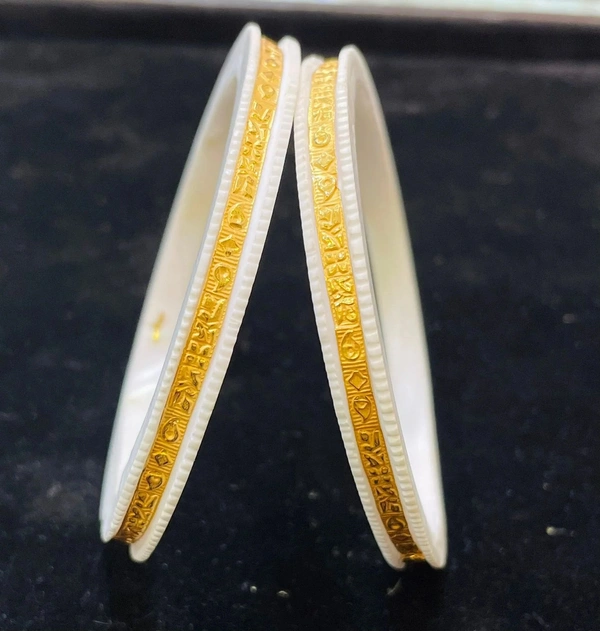 TRJ PLAIN HALLMARK 916 22KT GOLD SAKHA BADHANO APPROX. WGT: 0.600 GM WITH PURITY SMART CARD - 22 (2/2)