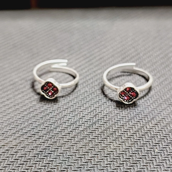 TRJ SILVER TOE RING (BICHIYA) ADJUSTABLE DESIGN (1 PAIR) WGT: 2.500-3.00 GRAM 