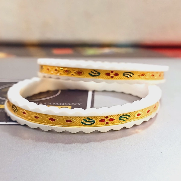 TRJ D5 ARRU JEWELRY LAZER LAMINATED MINAKARI ORIGINAL SAKHA HALLMARK 916 22KT GOLD SAKHA BADHANO APPROX. WGT: 1.00 GM (1 PAIR) WITH PURITY SMART CARD. - 24