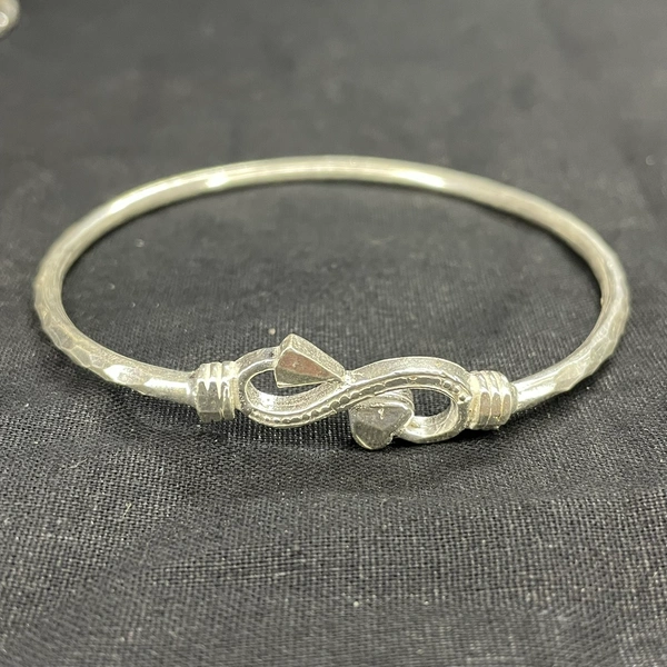 TRJ 725 SILVER BRACELET FOR WOMEN 1 PIECE. - 28