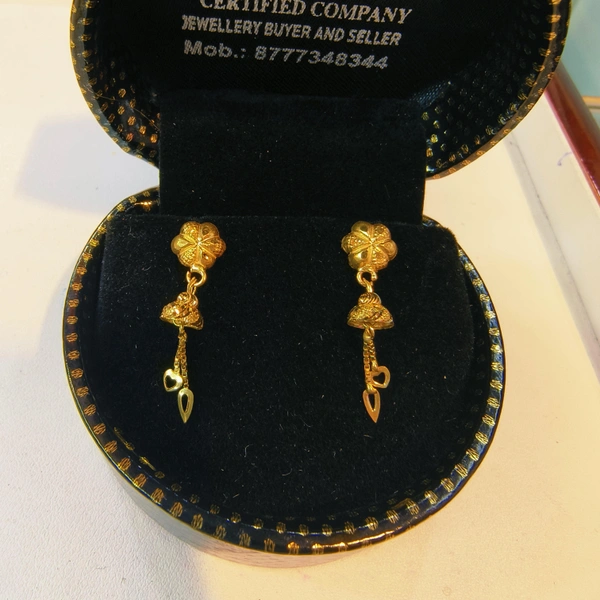 18KT HALLMARK EARRINGS APPROX 1.600 GM (1 PAIR)