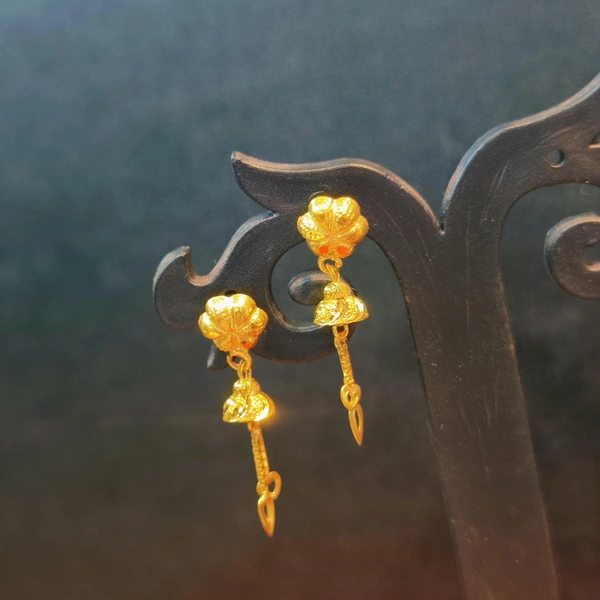 18KT HALLMARK EARRINGS APPROX 1.600 GM (1 PAIR)