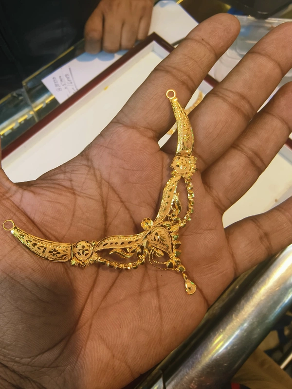 TRJ 3 INCH BIS HALLMARK 18KT GOLD MINI NECKLACE 1 PIECE APPROX. WGT: 1.800 TO 2.000 GM WITH CERTIFICATE.