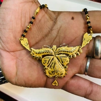 TRJ BIS HALLMARK 18KT GOLD BIG PENDANT 1 PIECE APPROX. WGT: 2.000 TO 2.200 GM WITH CERTIFICATE.