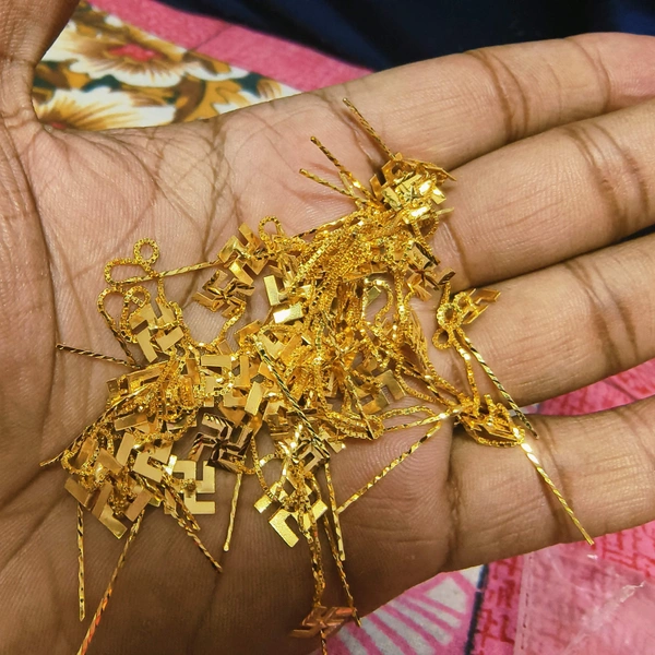 18KT HALLMARK SWASTIK SUIDHAGA APPROX WGT 0.850 GM (1 PAIR)