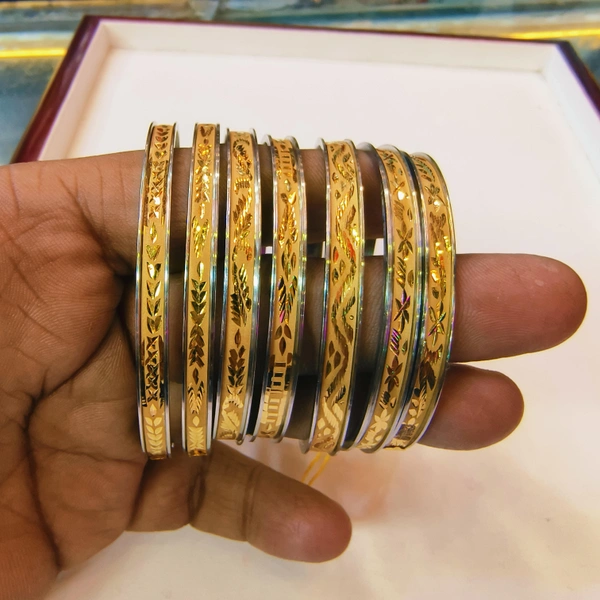 BIS HALLMARK 18KT GOLD CHILA NOA 1 PIECE APPROX WGT: 0.850 - 0.950 GM FOR REGULAR USE. - 25