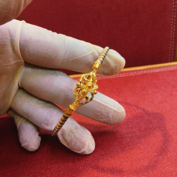 18KT HALLMARK GOLD MUKH NOA APPROX WGT: 0.650 GM - 25